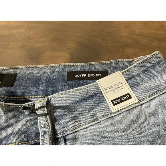 Judy Blue Boyfriend Fit Distressed Light Wash Jeans Size 16W JB82281 JS MD - Picture 5 of 12